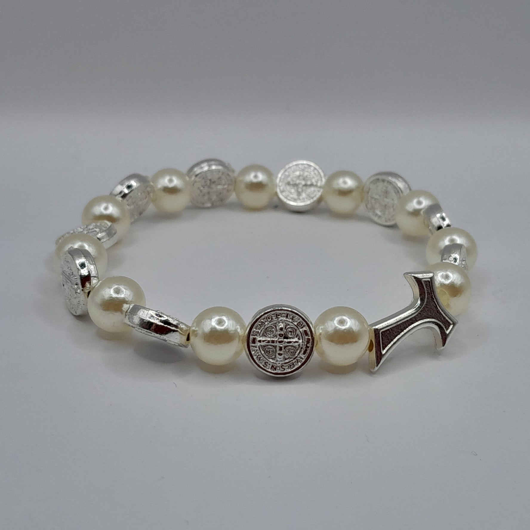 Perlenarmband weiß, mit Benediktus