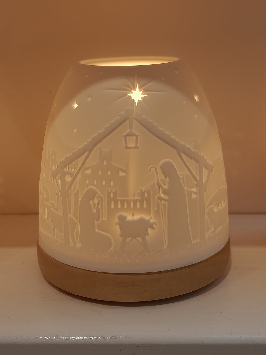 Mini Iglu Nr.455 / Krippe im Stall