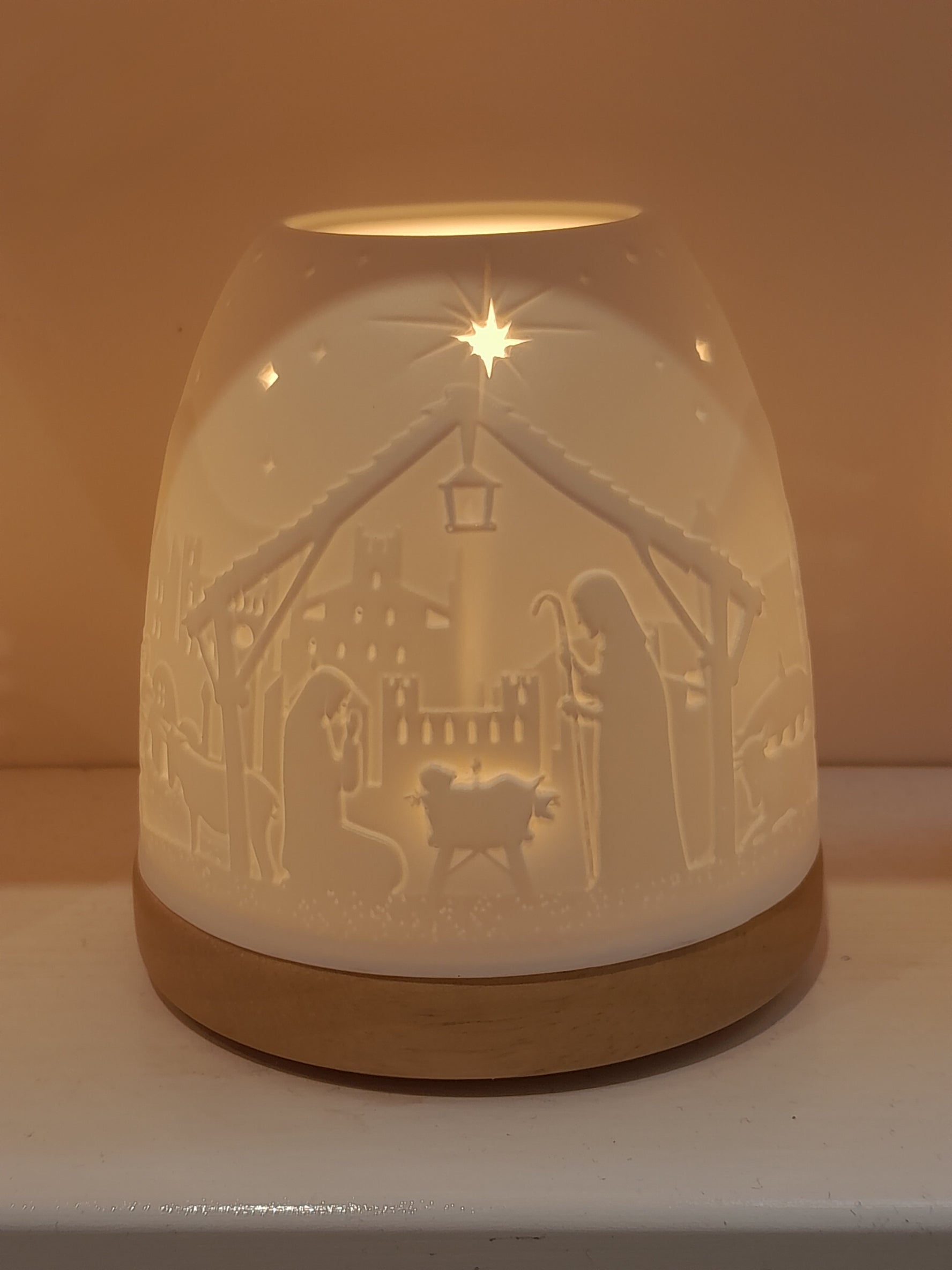 Mini Iglu Nr.455 / Krippe im Stall