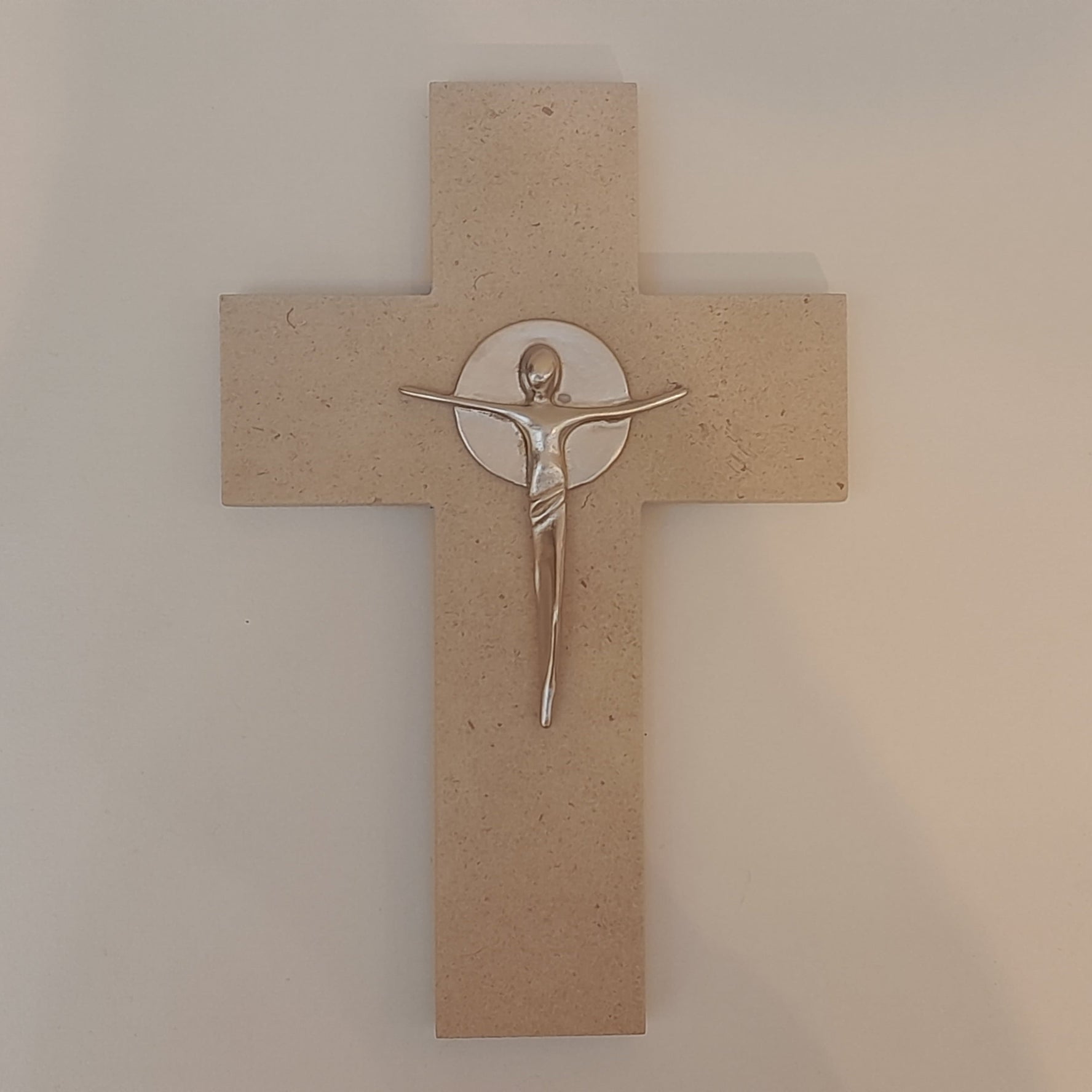 Wandkreuz Naturstein / Feinmetall-Corpus