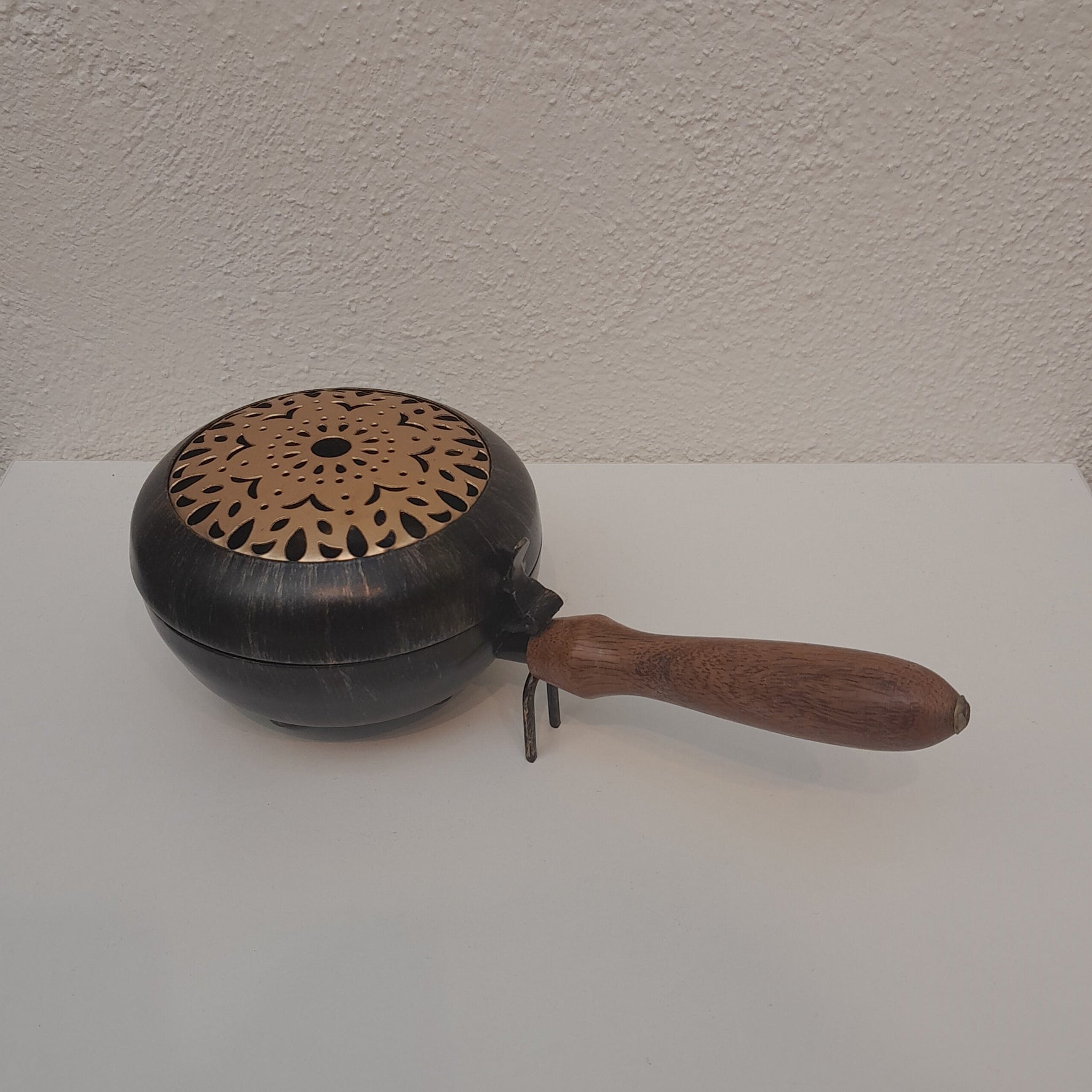 Räucherpfanne schwarz mit goldenen Sprenkeln