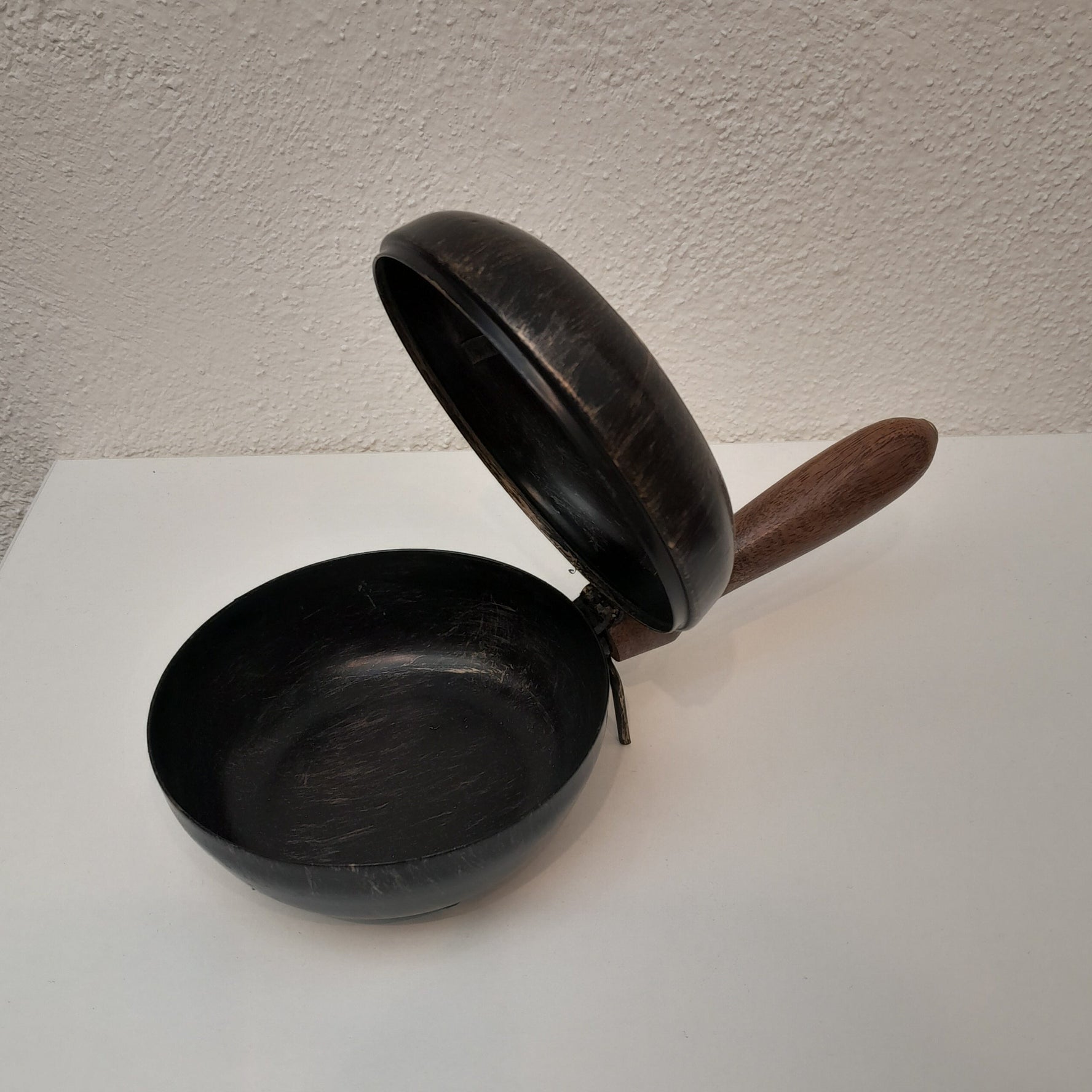 Räucherpfanne schwarz mit goldenen Sprenkeln