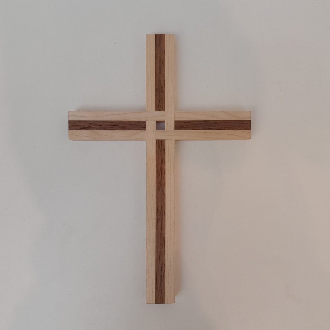 Wandkreuz Ahorn/Nuss-Holz