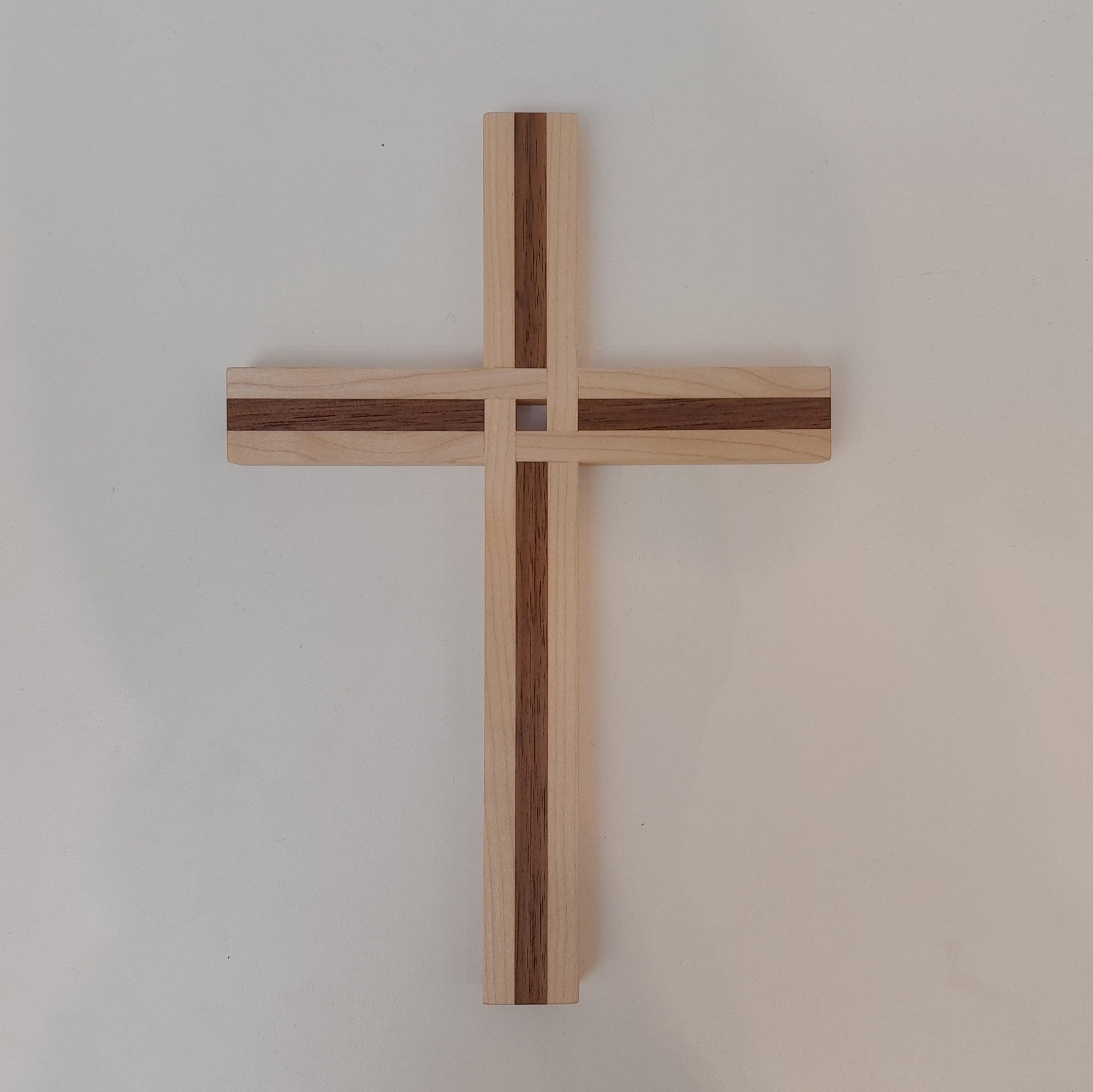 Wandkreuz Ahorn/Nuss-Holz