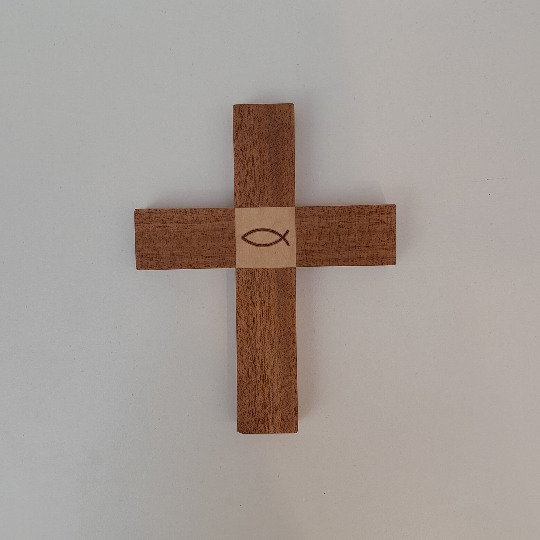 Wandkreuz Holz "Fisch"