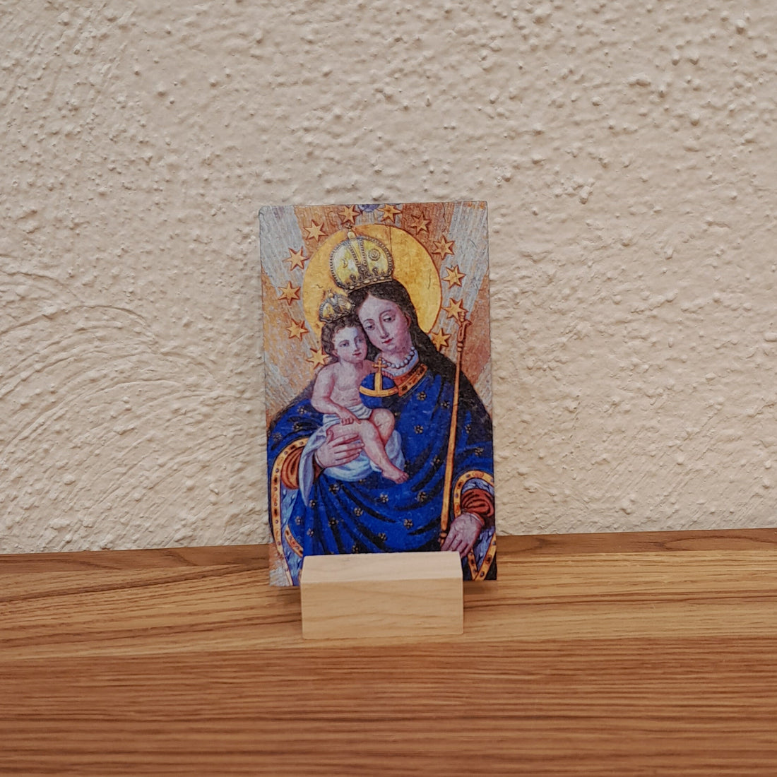 Schiefertafel "Madonna" mit Holzsockel