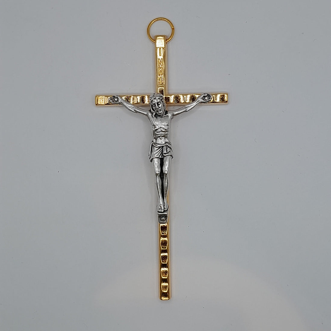 Metallkreuz mit Corpus, goldfarben