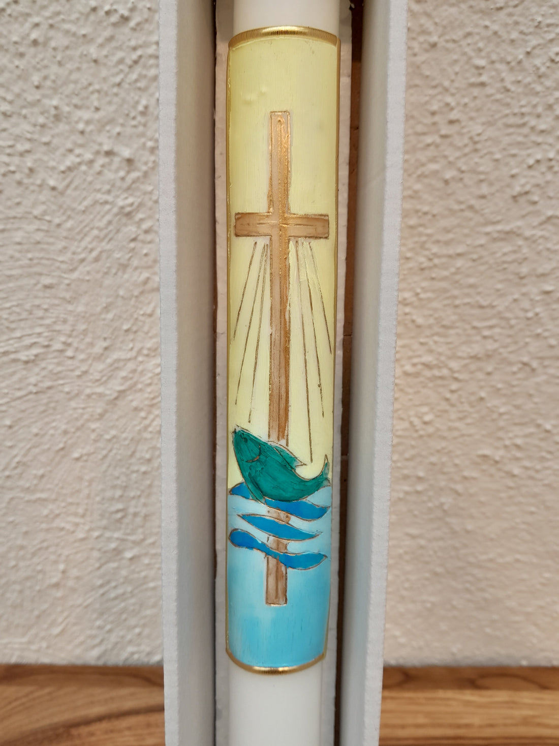 Taufkerze Relief Fisch/Kreuz