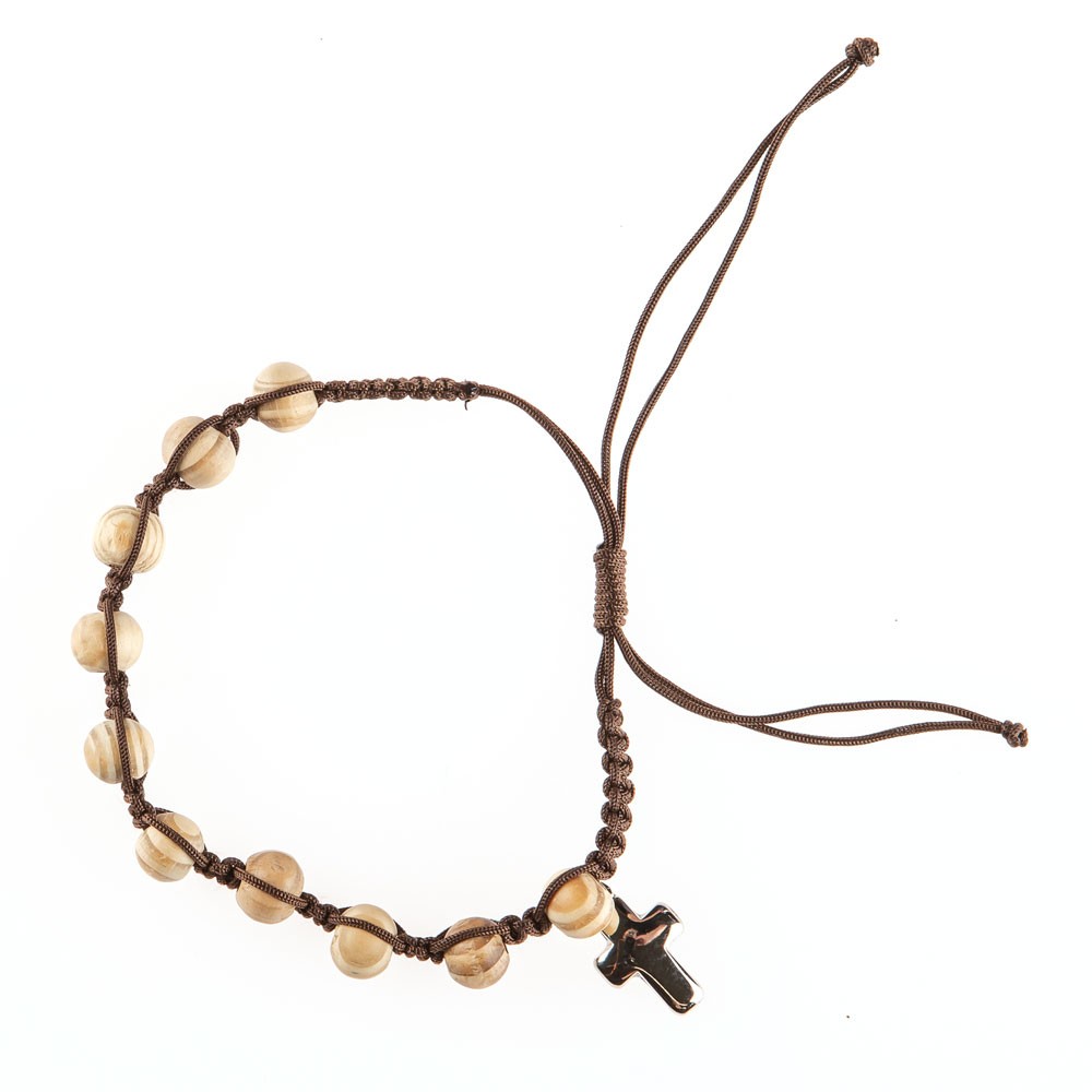 Armband mit Holzperlen und Metallkreuz
